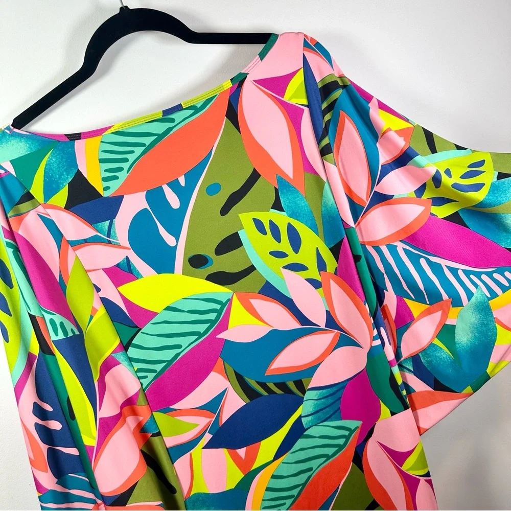 Trina Turk Rain Forest Swim Cover-Up Tunic in Green
Multi, Small - Picture 8 of 13